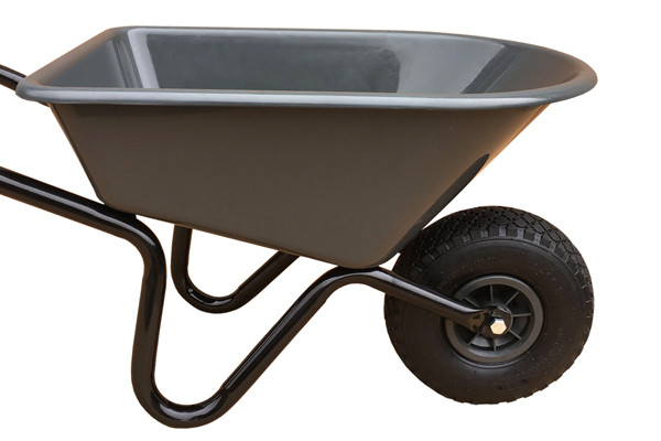 Voorzien van stevige luchtbanden.