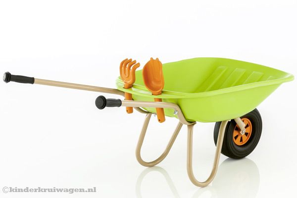 Inclusief oranje tuingereedschap.