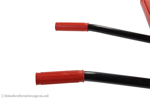 Kunststof handvaten in de kleur rood.