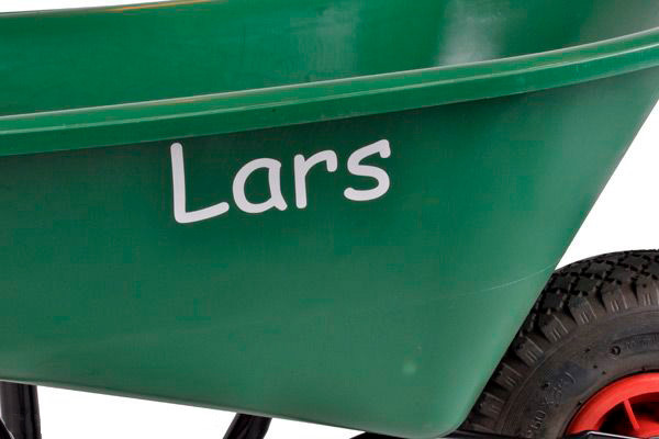 Leuk! Een gepersonaliseerde kruiwagen.